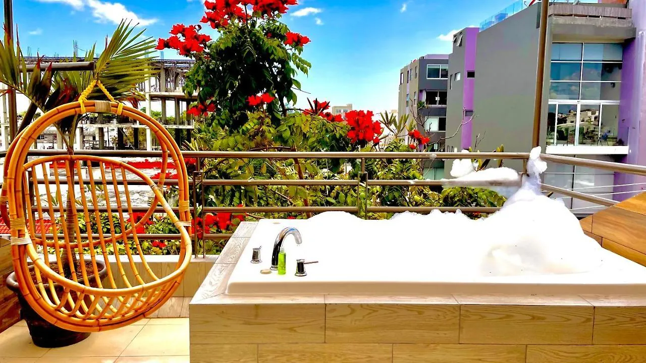 Cenote Penthouse Terraza & Jacuzzi Panoramicos, Muy Amplio, 2 Pisos Para Tu Uso Personal Y Exclusivo, 3 Recamaras, Excelente Ubicacion, La Playa Y La Quinta Av Caminando A 10 Minutos, Cerca De Restaurantes, Bares, Bancos, Nomadas Digitales 150 Mbps Playa del Carmen Messico