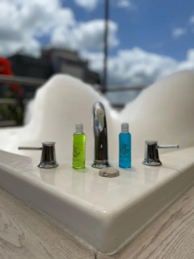 Cenote Penthouse Terraza & Jacuzzi Panoramicos, Muy Amplio, 2 Pisos Para Tu Uso Personal Y Exclusivo, 3 Recamaras, Excelente Ubicacion, La Playa Y La Quinta Av Caminando A 10 Minutos, Cerca De Restaurantes, Bares, Bancos, Nomadas Digitales 150 Mbps Playa del Carmen Appartamento