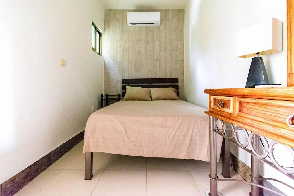 Appartamento Cenote Penthouse Terraza & Jacuzzi Panoramicos, Muy Amplio, 2 Pisos Para Tu Uso Personal Y Exclusivo, 3 Recamaras, Excelente Ubicacion, La Playa Y La Quinta Av Caminando A 10 Minutos, Cerca De Restaurantes, Bares, Bancos, Nomadas Digitales 150 Mbps Playa del Carmen