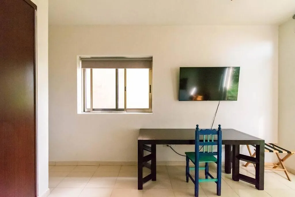 Cenote Penthouse Terraza & Jacuzzi Panoramicos, Muy Amplio, 2 Pisos Para Tu Uso Personal Y Exclusivo, 3 Recamaras, Excelente Ubicacion, La Playa Y La Quinta Av Caminando A 10 Minutos, Cerca De Restaurantes, Bares, Bancos, Nomadas Digitales 150 Mbps Playa del Carmen 0*,  Messico