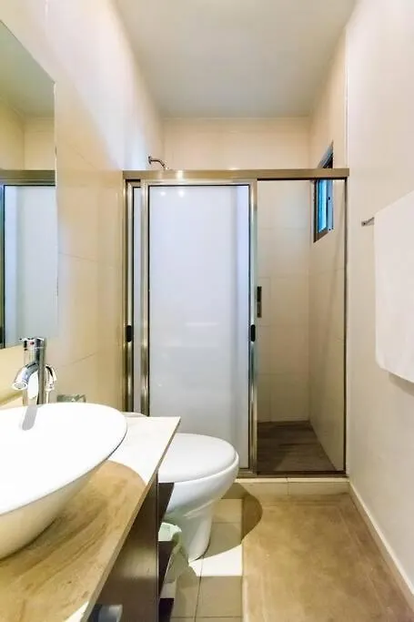 Appartamento Cenote Penthouse Terraza & Jacuzzi Panoramicos, Muy Amplio, 2 Pisos Para Tu Uso Personal Y Exclusivo, 3 Recamaras, Excelente Ubicacion, La Playa Y La Quinta Av Caminando A 10 Minutos, Cerca De Restaurantes, Bares, Bancos, Nomadas Digitales 150 Mbps Playa del Carmen