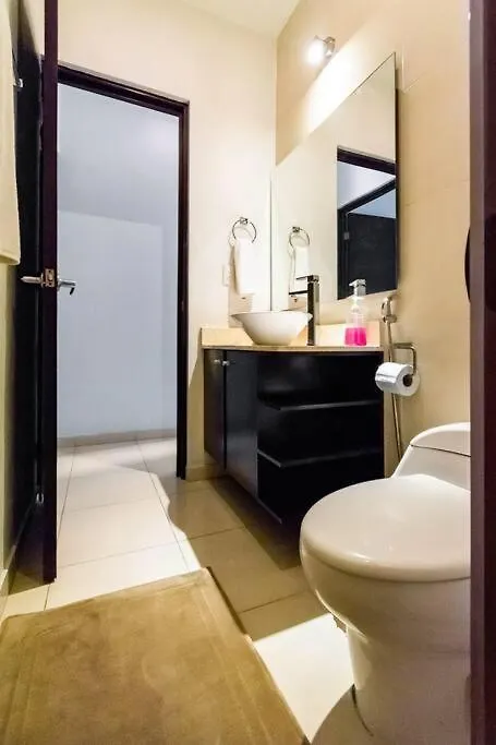 Cenote Penthouse Terraza & Jacuzzi Panoramicos, Muy Amplio, 2 Pisos Para Tu Uso Personal Y Exclusivo, 3 Recamaras, Excelente Ubicacion, La Playa Y La Quinta Av Caminando A 10 Minutos, Cerca De Restaurantes, Bares, Bancos, Nomadas Digitales 150 Mbps Playa del Carmen 0*,  Messico