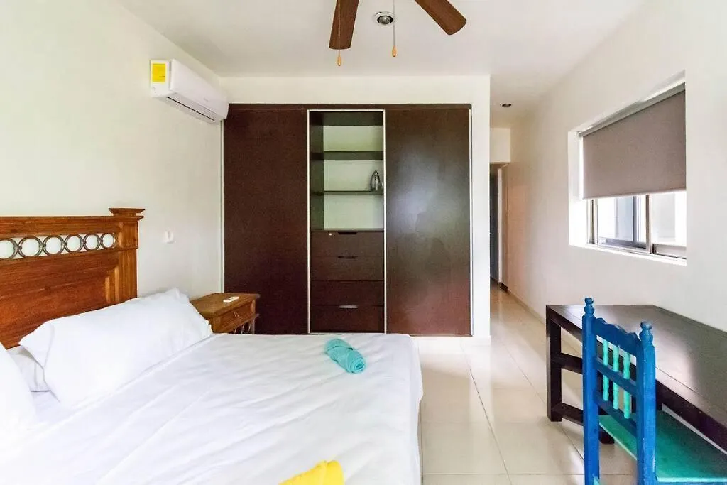 Cenote Penthouse Terraza & Jacuzzi Panoramicos, Muy Amplio, 2 Pisos Para Tu Uso Personal Y Exclusivo, 3 Recamaras, Excelente Ubicacion, La Playa Y La Quinta Av Caminando A 10 Minutos, Cerca De Restaurantes, Bares, Bancos, Nomadas Digitales 150 Mbps Playa del Carmen Appartamento