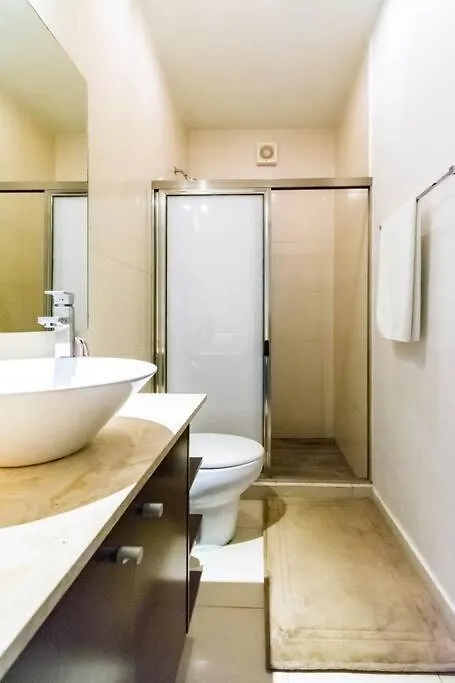 Cenote Penthouse Terraza & Jacuzzi Panoramicos, Muy Amplio, 2 Pisos Para Tu Uso Personal Y Exclusivo, 3 Recamaras, Excelente Ubicacion, La Playa Y La Quinta Av Caminando A 10 Minutos, Cerca De Restaurantes, Bares, Bancos, Nomadas Digitales 150 Mbps Playa del Carmen Appartamento