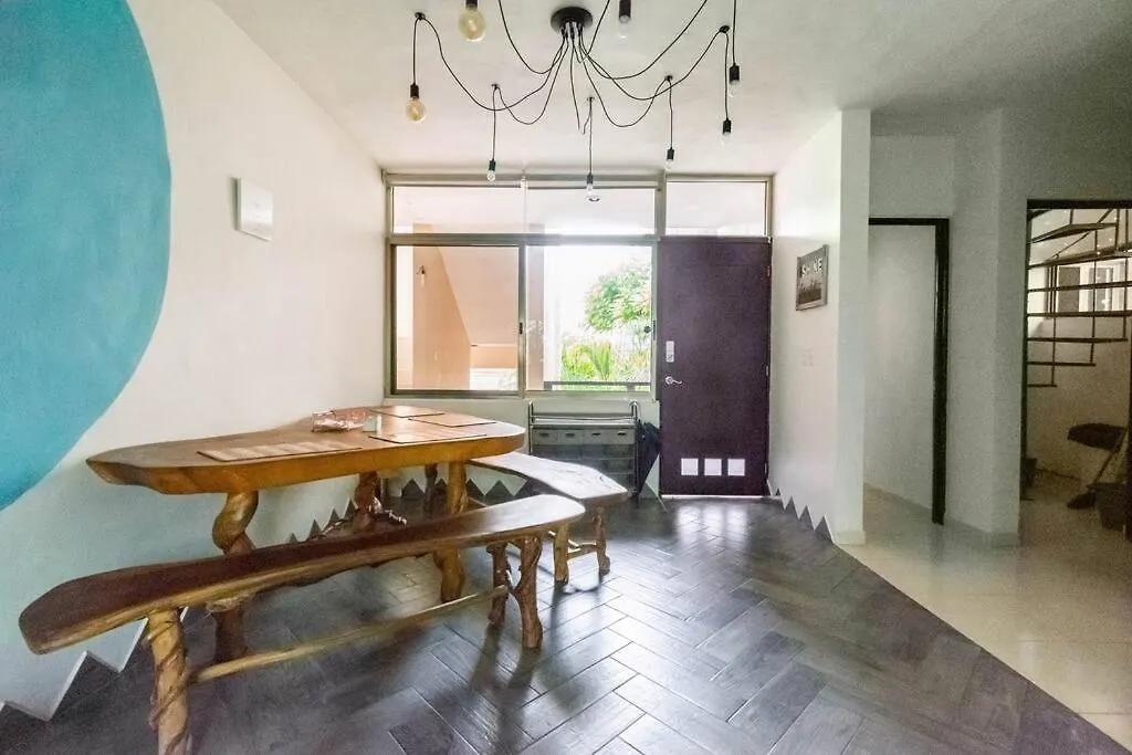 Appartamento Cenote Penthouse Terraza & Jacuzzi Panoramicos, Muy Amplio, 2 Pisos Para Tu Uso Personal Y Exclusivo, 3 Recamaras, Excelente Ubicacion, La Playa Y La Quinta Av Caminando A 10 Minutos, Cerca De Restaurantes, Bares, Bancos, Nomadas Digitales 150 Mbps Playa del Carmen